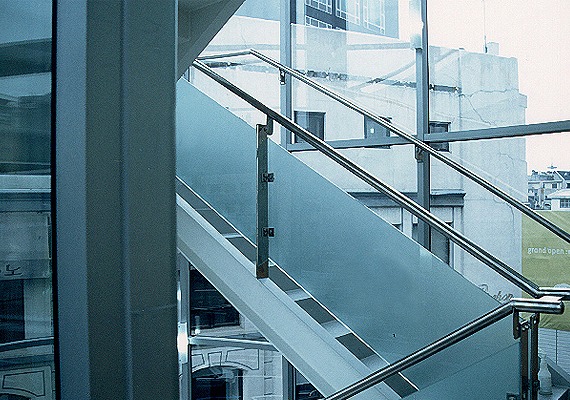 ��ü���� ������ �ֽô� �̹����� �Ϻ��ϰ� ��ü�� �帳�ϴ�.